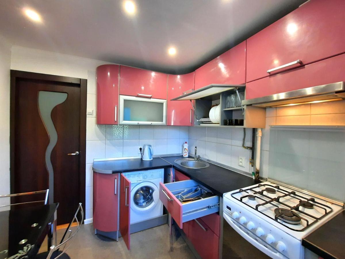 Один Каштан Мережа Alex Apartments Безконтактне Заселення 24-7 Полтава Экстерьер фото